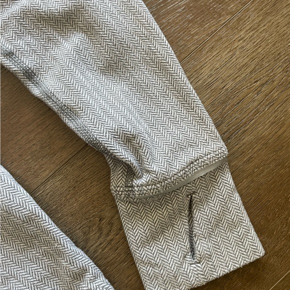 Lululemon Gray Herringbone Quarter-Zip Jacket in Size 10 - Picture 8 of 14